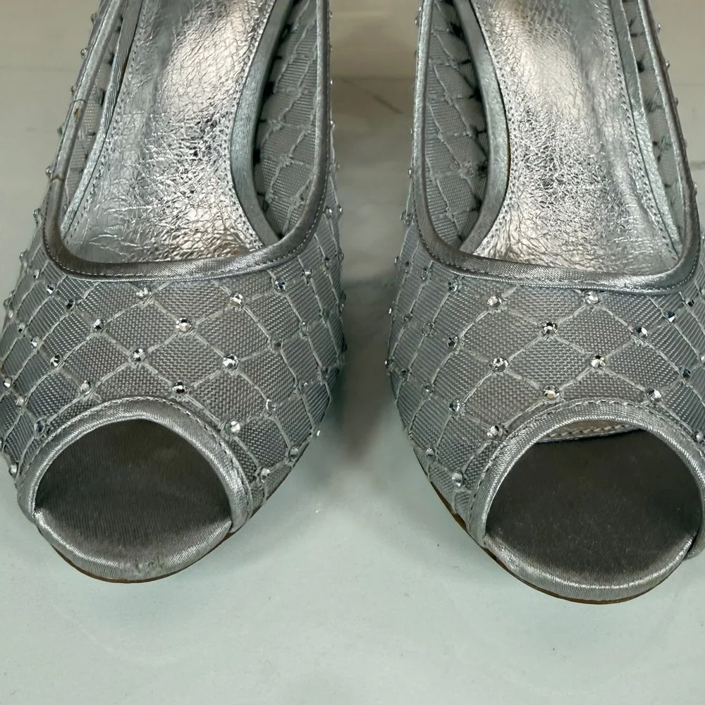 Adrianna Papell Jamie Silver Mesh Rhinestone Peep Toe Kitten Heel Womens 7 M
